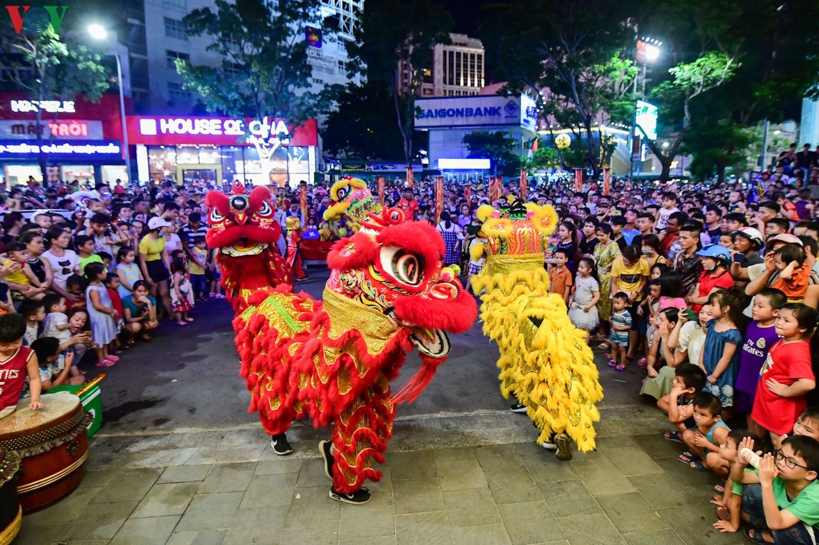 Em Phát tư vấn múa lân