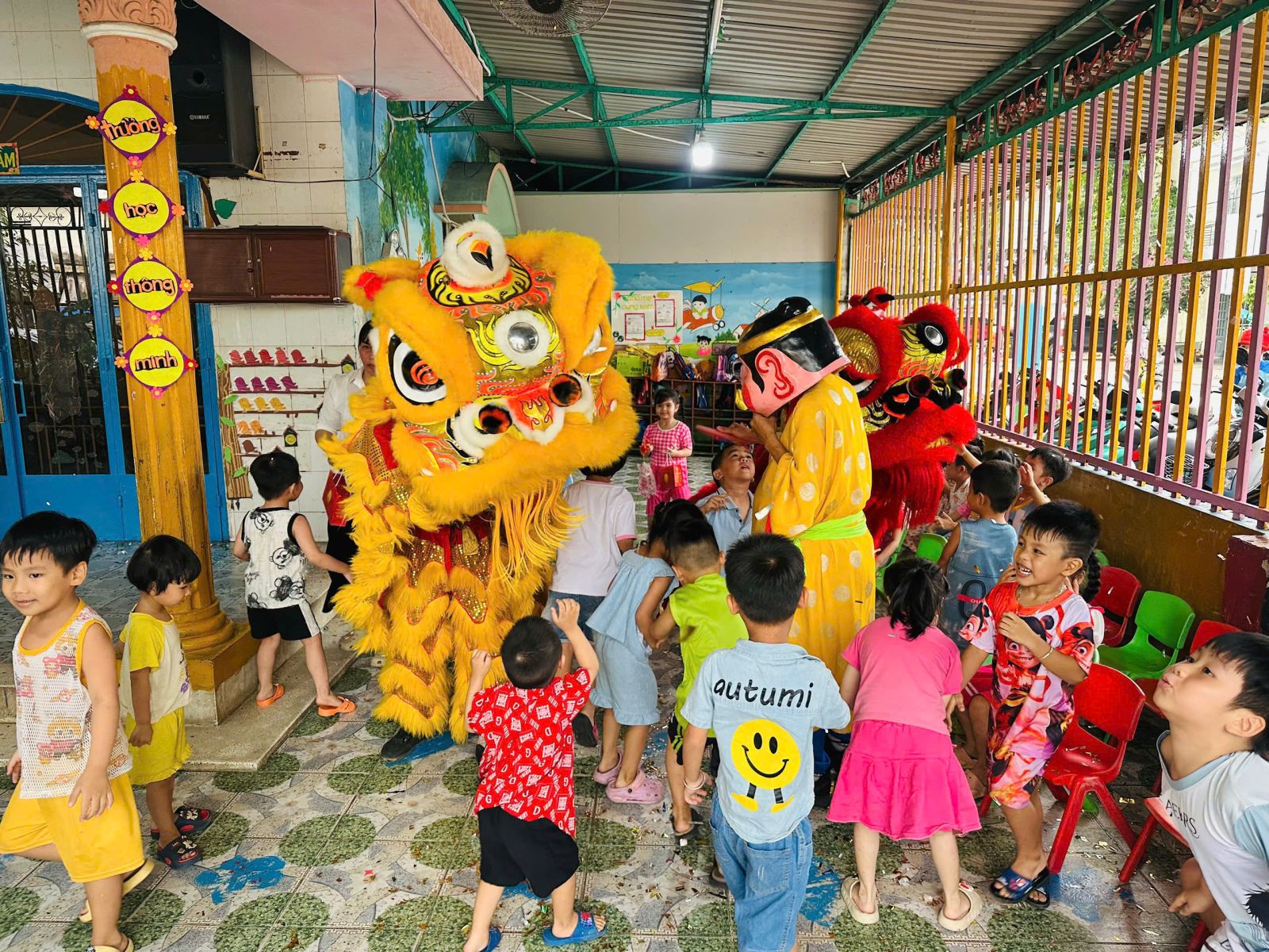 múa lân trung thu dĩ an